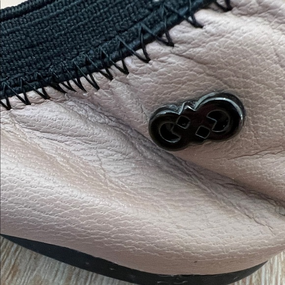 Cole Haan Women's Black and Cream Ballet Flats 7B Slip-On Comfort - Picture 6 of 15